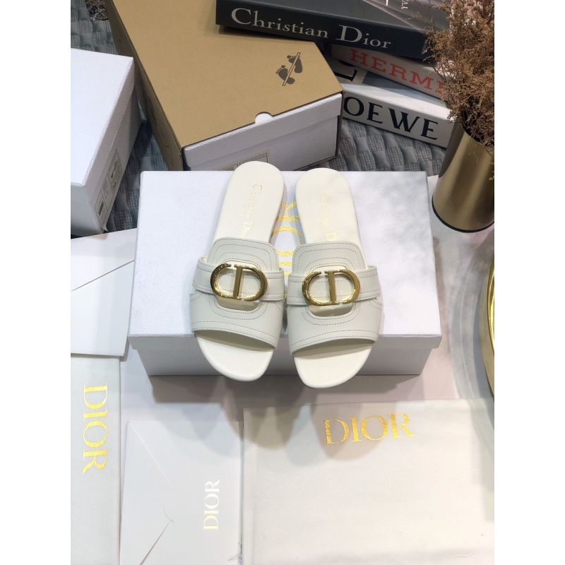 ch**an D*or slippers